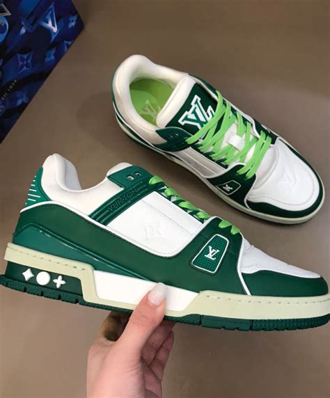 Sepatu Sneakers Louis Vuitton 